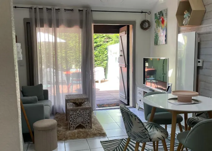 Jolie Maison Au Golf